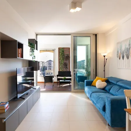 Hangar - Bicocca Area Apartment